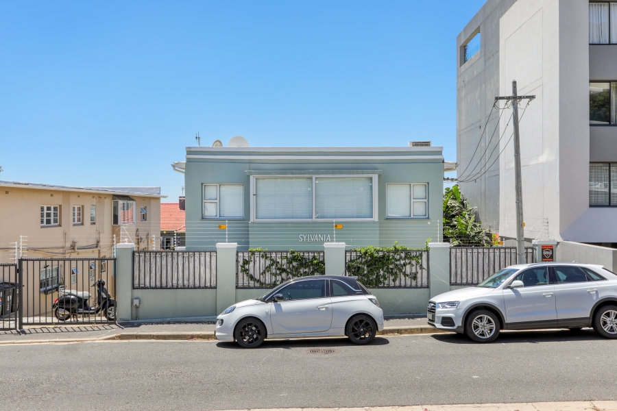 1 Bedroom Property for Sale in Green Point Western Cape